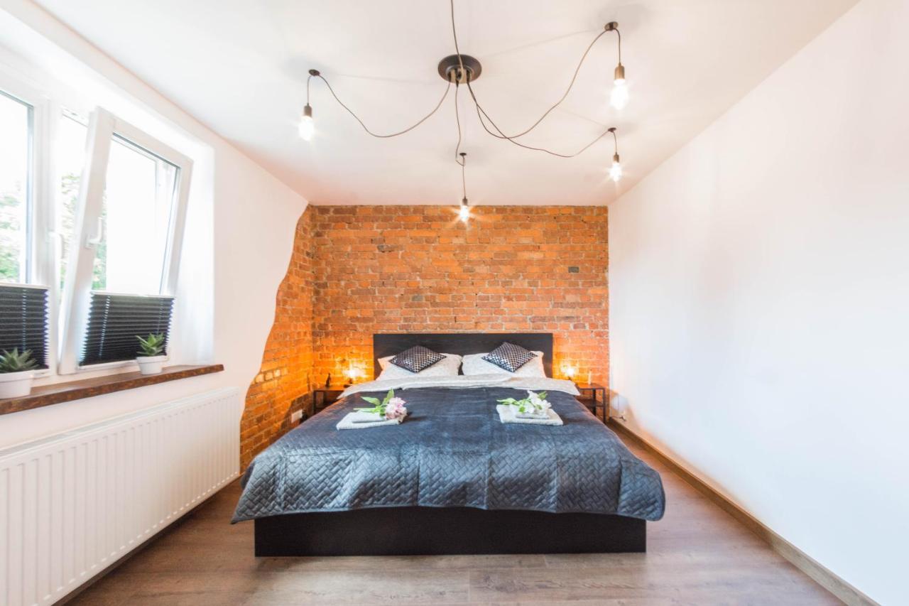 Apartament Wita Stwosza Еленя-Гура Экстерьер фото