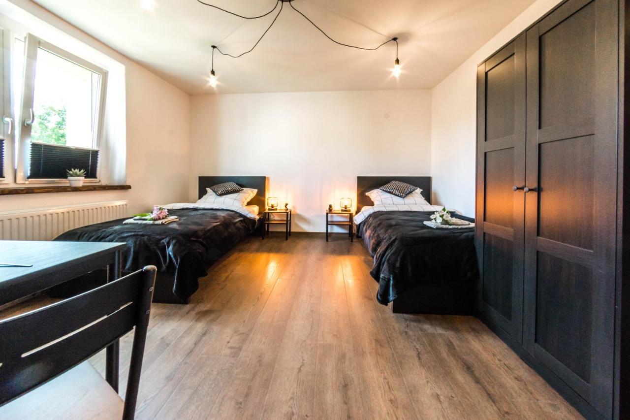 Apartament Wita Stwosza Еленя-Гура Экстерьер фото